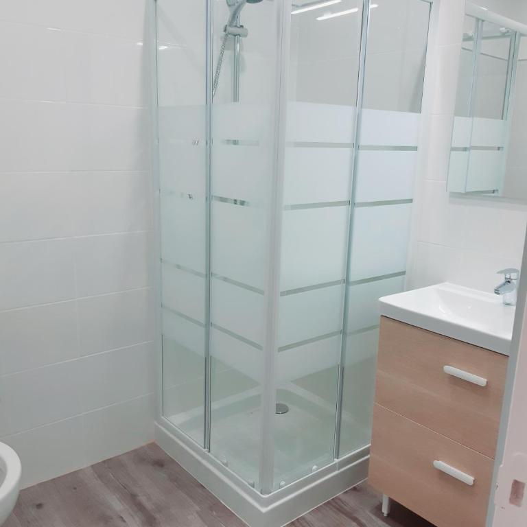 appartement 45m2 parking gratuit en plein centre ville - Apartment mit 2 Schlafzimmern - 4