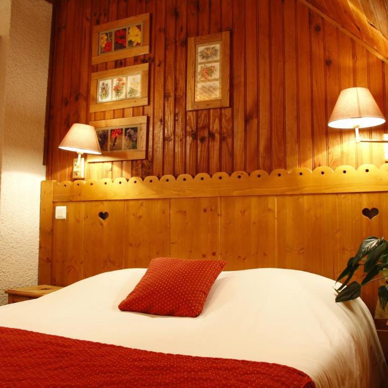 Hotel des Marquisats - Habitación Doble Estándar con vistas laterales al bosque - 6