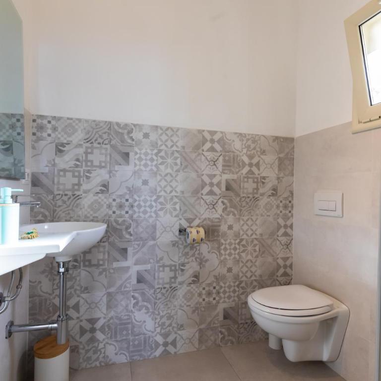 Brezza Marina - King Room with Sea View - 17