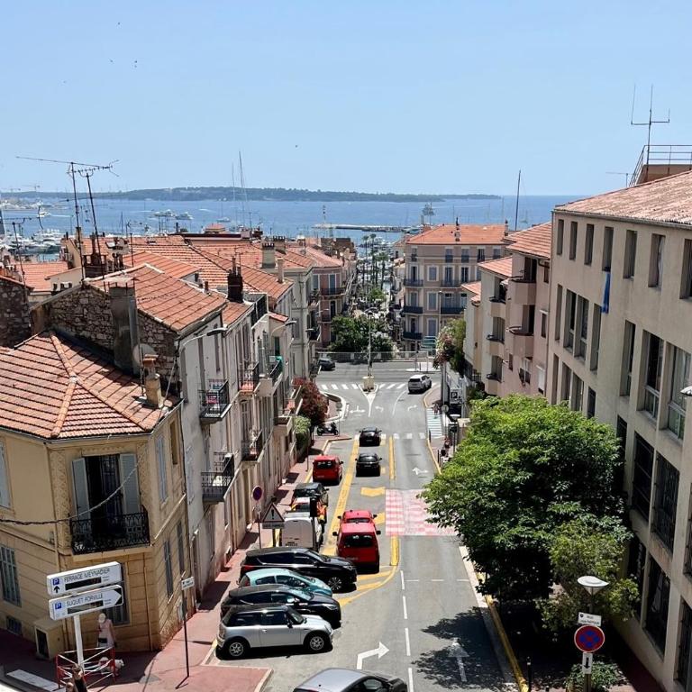 3BR Sea View Apartment Private Terrace Steps to Old Town & Palais - Appartement - 37