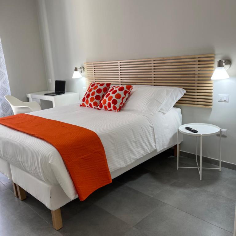 ViaRiva Rooms - Camera Matrimoniale/Doppia con Letti Singoli con Bagno Privato - 1