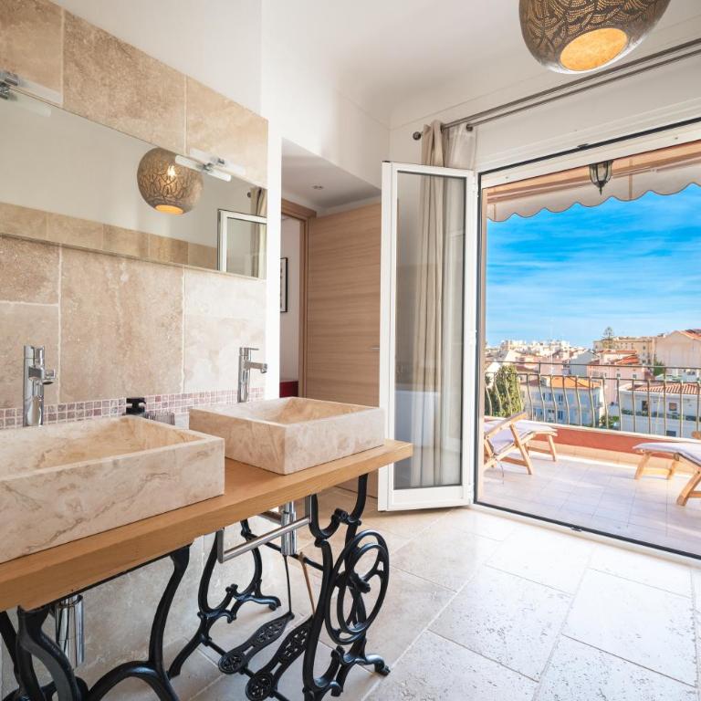 La Fabrique à Poupées - Chambres et Appartements de charme au coeur de Menton - Camera Matrimoniale con Balcone - 3