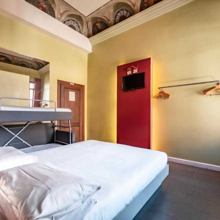 Sogno di Giulietta e Romeo - Camera Matrimoniale Superior con Divano-Letto a Castello - 7