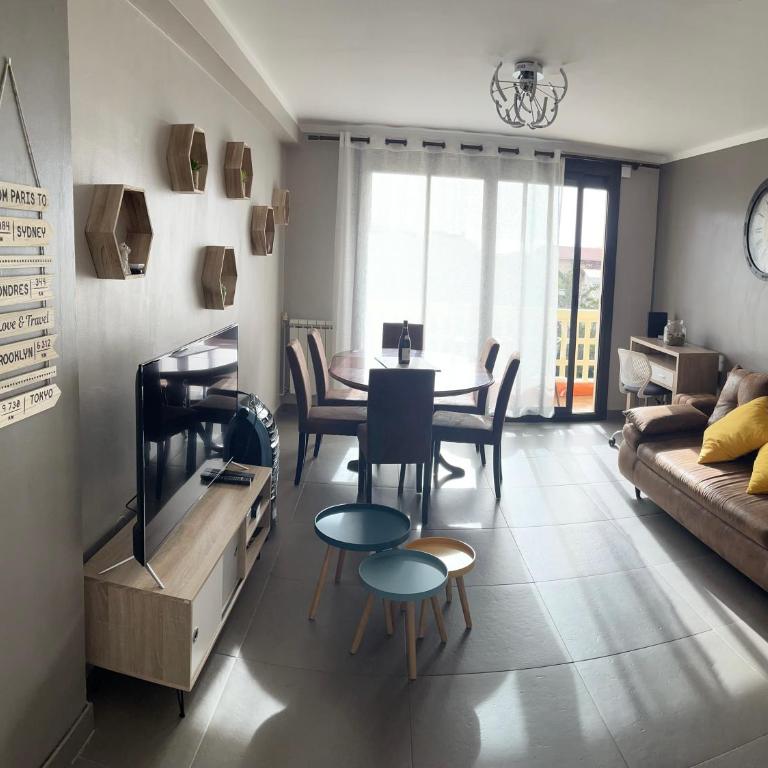 Sun escape, appart rénové climatisé 3 pièces 4-6 pers, 350m de la plage - Appartement 2 Chambres - 3