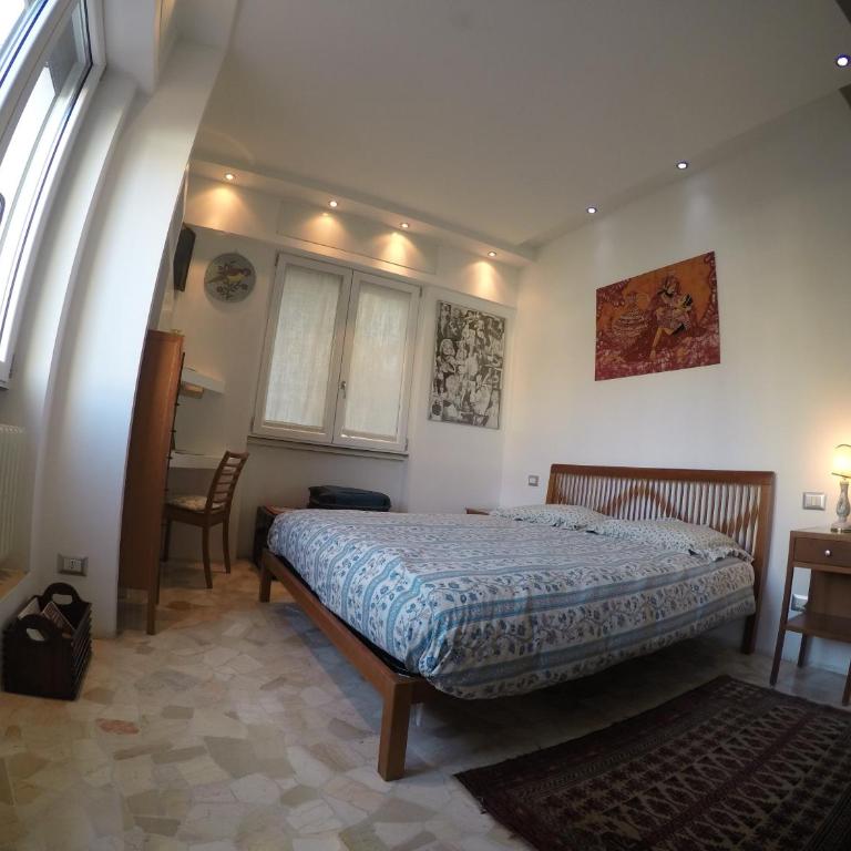 B&B Rosa Blu - Deluxe Double Room with Private External Bathroom - 3