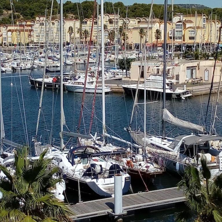 Gruissan (Aude) Appartement calme, vue sur port de plaisance -Clim, Empl.Parking - Appartement 1 Chambre - 27