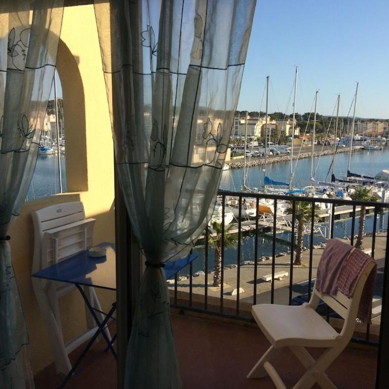 Gruissan (Aude) Appartement calme, vue sur port de plaisance -Clim, Empl.Parking - Appartement 1 Chambre - 42