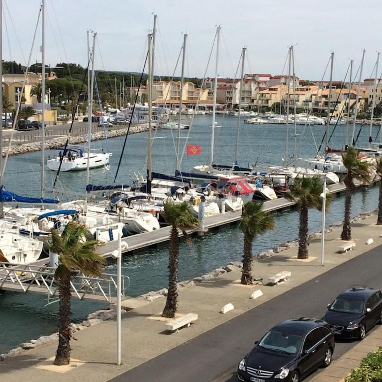 Gruissan (Aude) Appartement calme, vue sur port de plaisance -Clim, Empl.Parking - Appartement 1 Chambre - 30