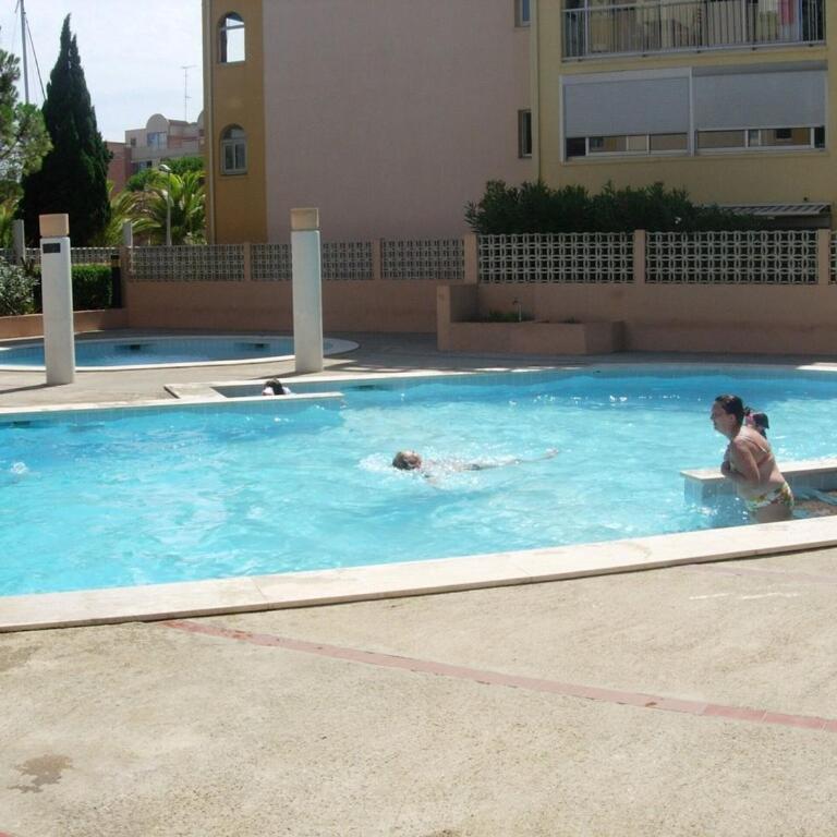 Gruissan (Aude) Appartement calme, vue sur port de plaisance -Clim, Empl.Parking - Appartement 1 Chambre - 13
