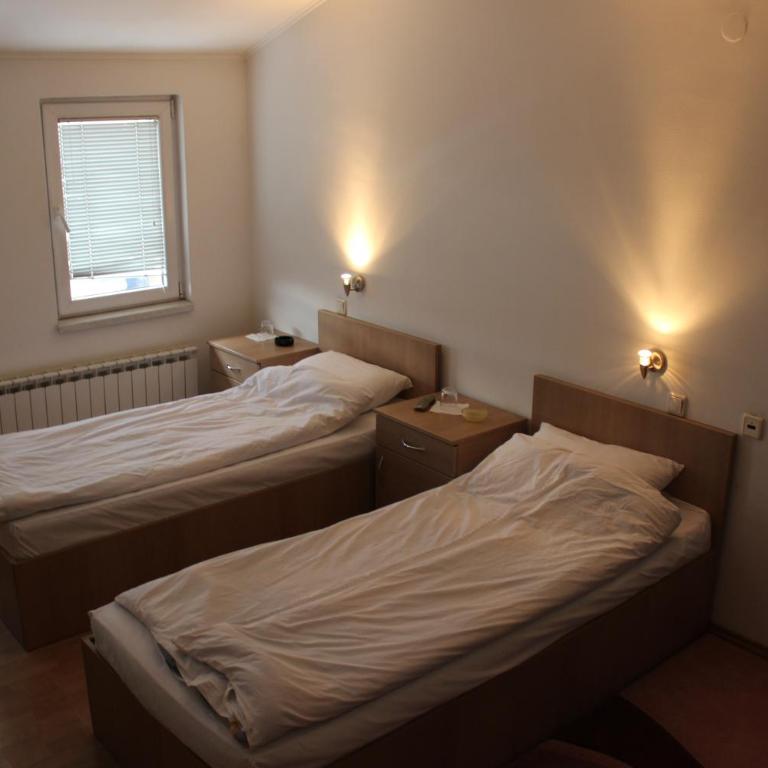 Rooms Zebax - Klasična Dvokrevetna Soba sa Bračnim Krevetom - 1