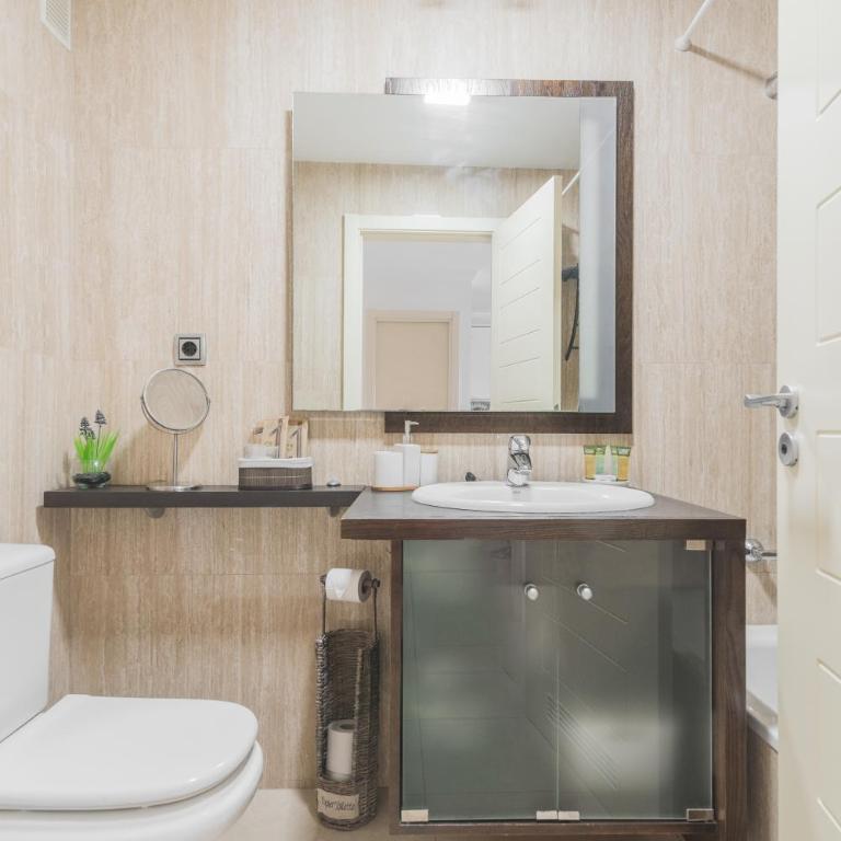 Home2Book Stylish&Comfy Apartment Rambla, Terrace - One-Bedroom Apartment - 20