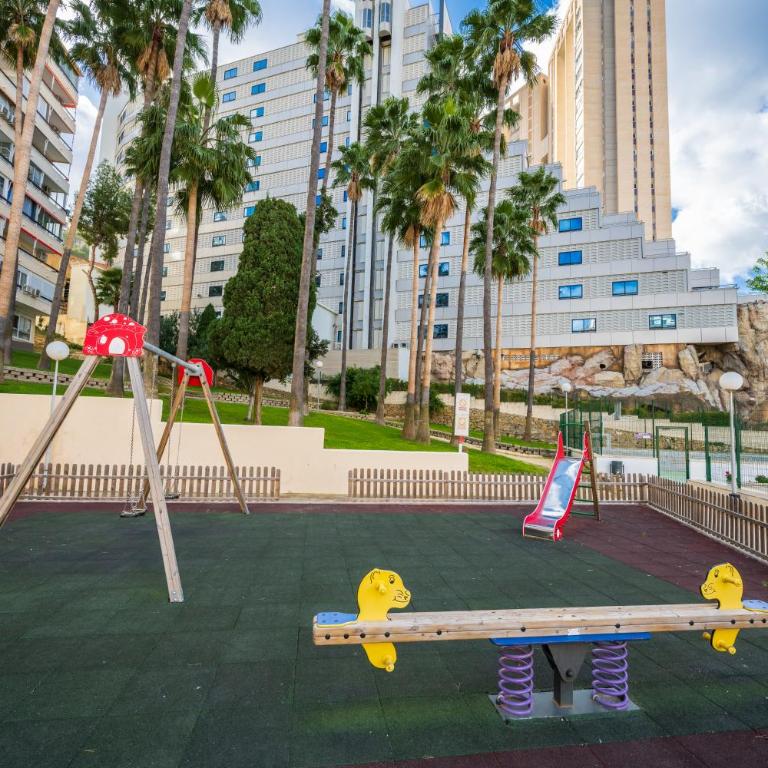 Beautiful Parque Loix 4 bedroom apartment shared pool, tennis court - Apartment with Pool View - 21