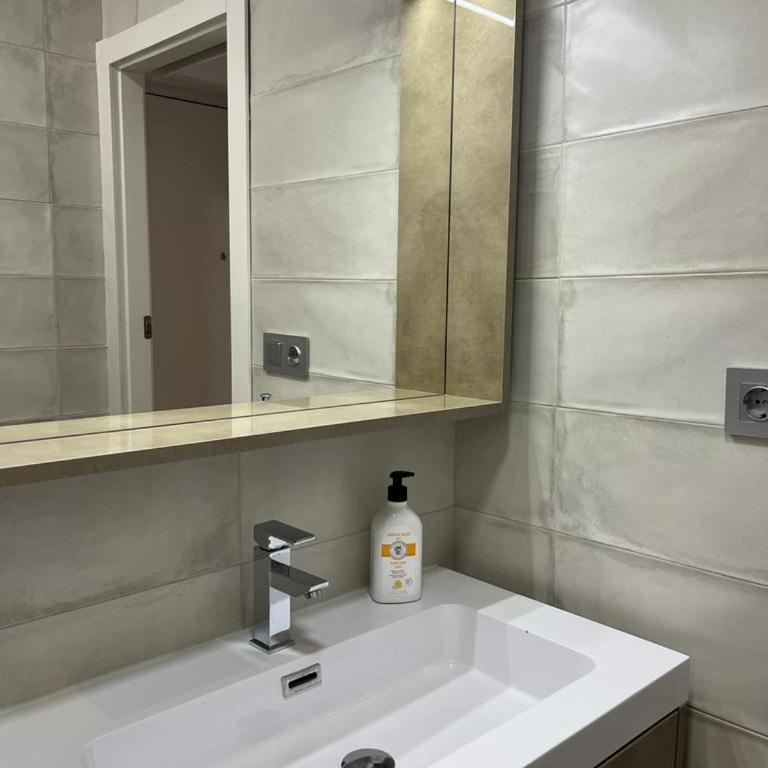 Apartamento ciudad jardín cuarta planta sin ascensor - Two-Bedroom Apartment - 36