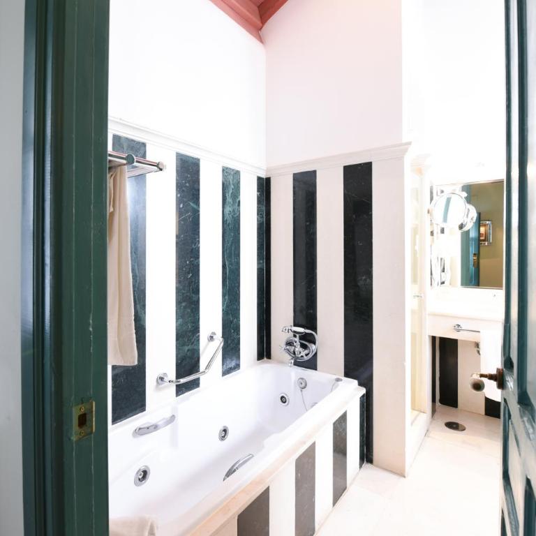 Hotel Las Casas de la Judería - Habitación Doble con bañera de hidromasaje - 8