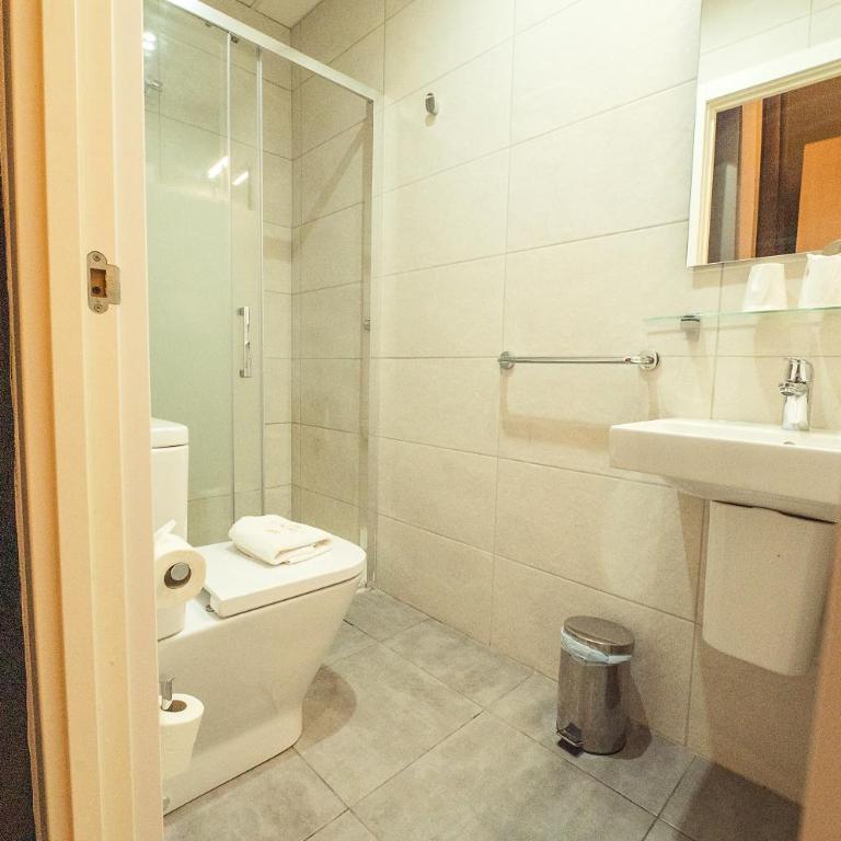 Hostal Live Natura Barcelona - Double or Twin Room - 10