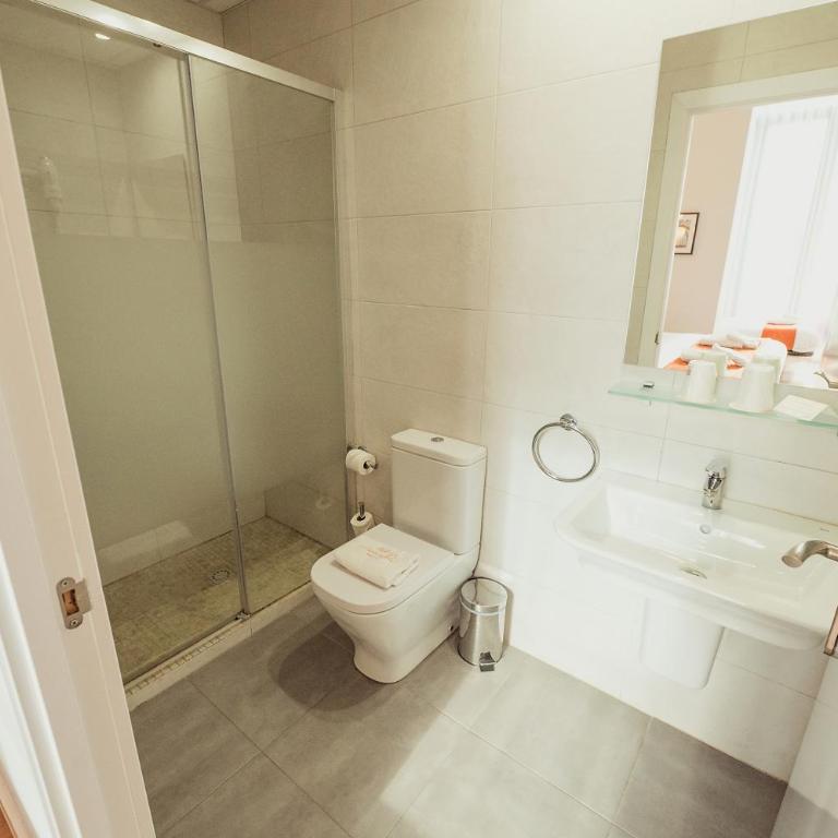 Hostal Live Natura Barcelona - Superior Double or Twin Room with Terrace - 3