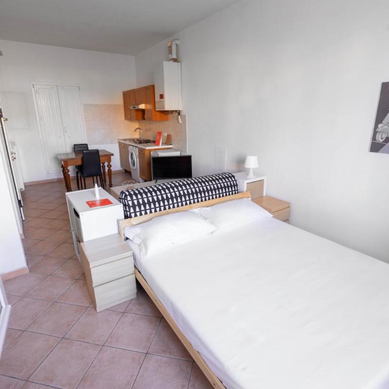 Studio San Vitale by Wonderful Italy - Appartamento Monolocale - 1