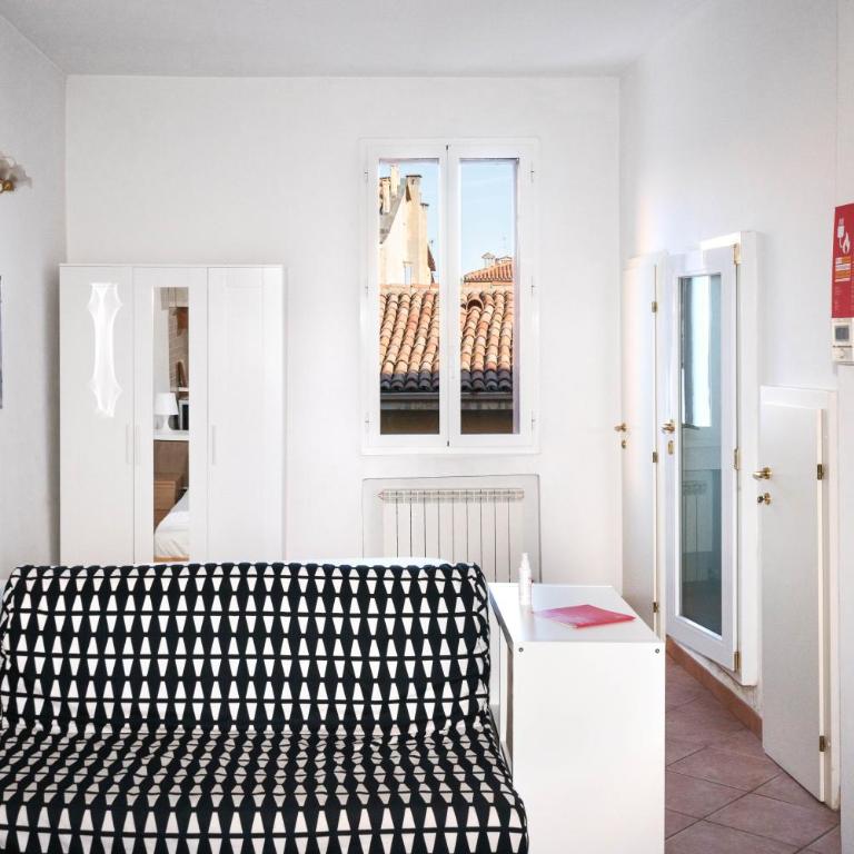 Studio San Vitale by Wonderful Italy - Appartamento Monolocale - 5