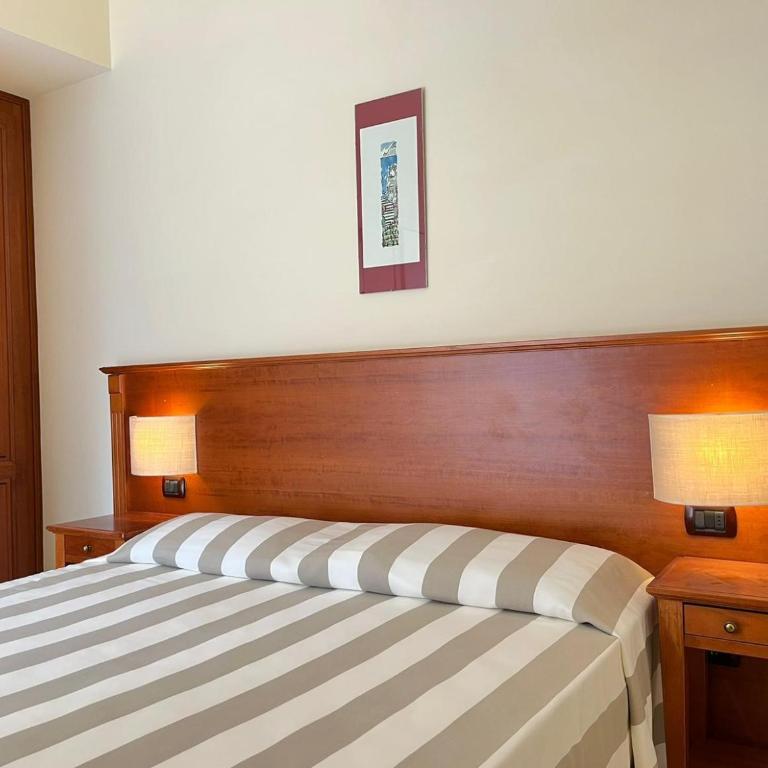 Albergo Degli Amici - Piccola Camera Matrimoniale/Doppia con Letti Singoli - 1