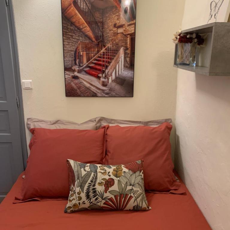 Lou Magnan - One-Bedroom Apartment - 4