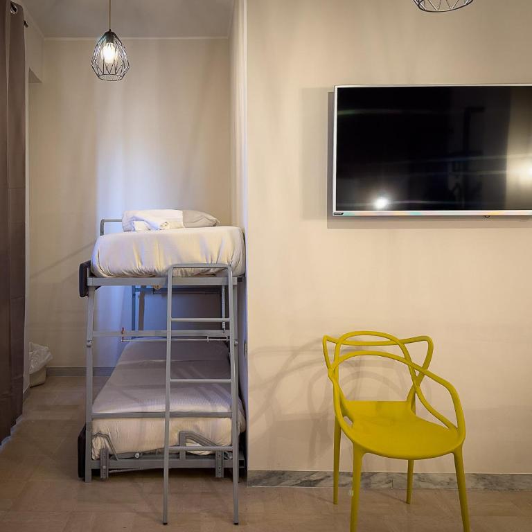 ibis styles Trani - Camera Queen Standard con Letto a Castello - 4