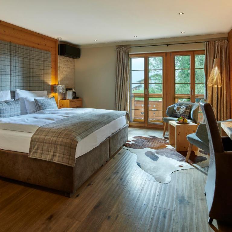 Aspen Alpine Lifestyle Hotel - Superior Doppelzimmer mit Balkon und Bergblick - 9