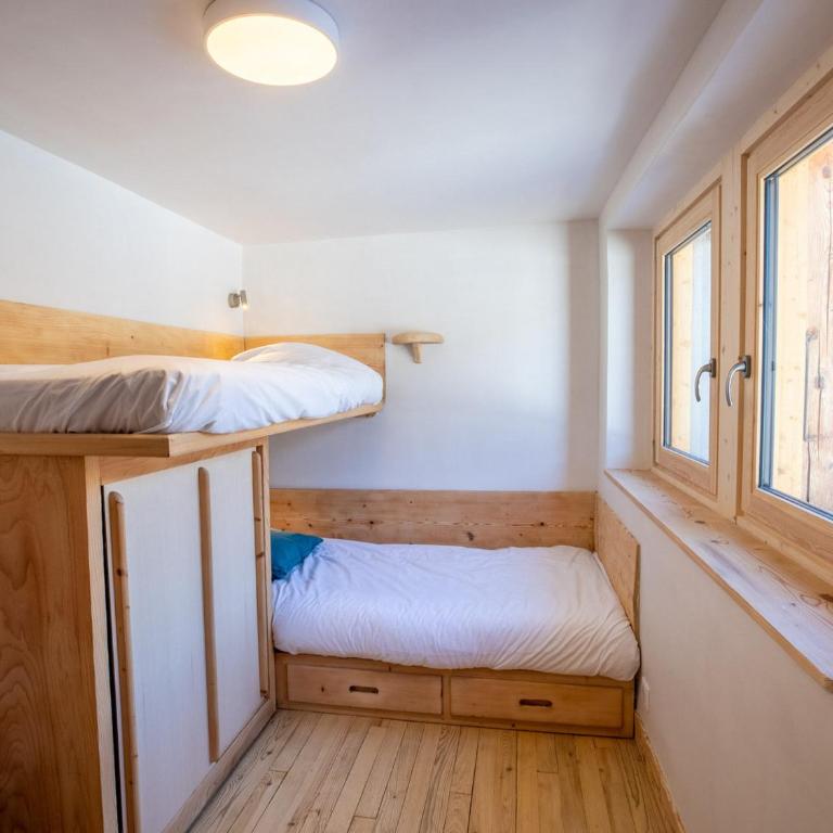 Chalet spacieux à Méribel avec terrasse ensoleillée et cheminée - Chalet 3 Chambres - 4