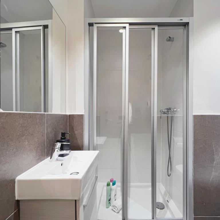 Stay U-nique Apartments Vila de Gracia - Four-Bedroom Apartment - 9
