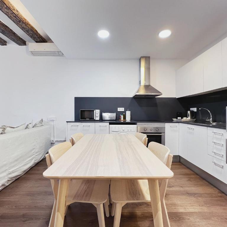 Stay U-nique Apartments Vila de Gracia - Four-Bedroom Apartment - 8