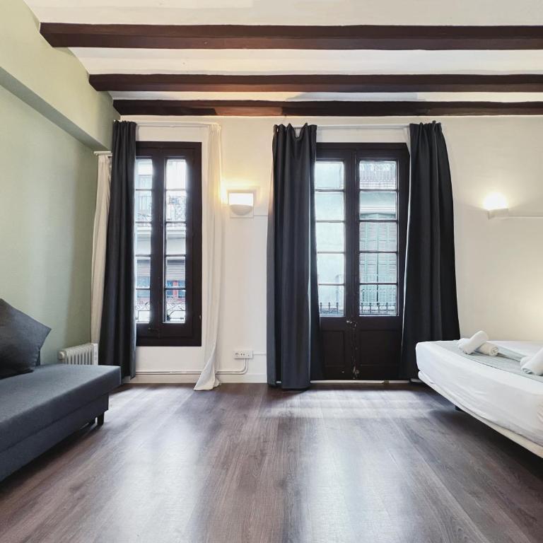 Stay U-nique Apartments Vila de Gracia - Four-Bedroom Apartment - 3