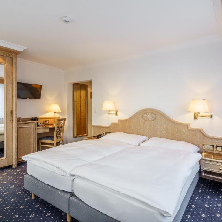 Hotel Alpenroyal - Standard Doppelzimmer mit Balkon oder Terrasse im Erdgeschoss - 2
