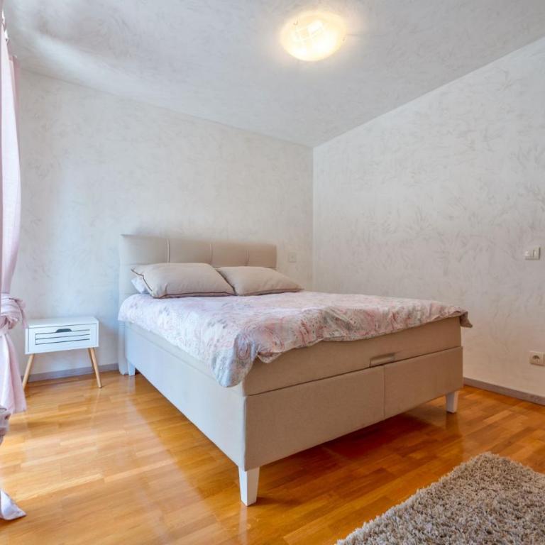 Zova Raj - One-Bedroom Apartment - 33