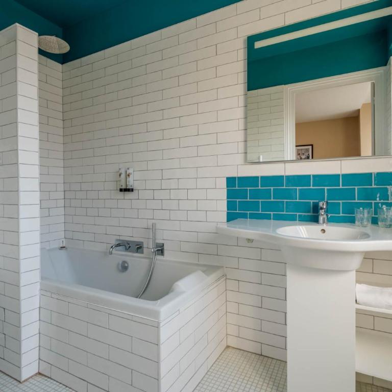 Ama Hôtel - Chambre Double Confort avec Baignoire - 5