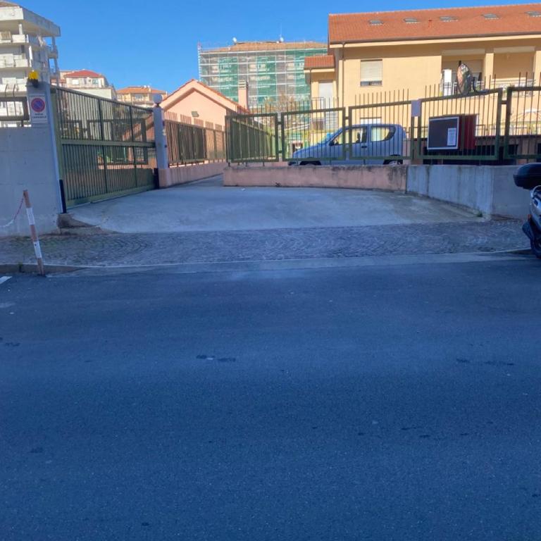 LargoDoria - ViaGenova, box auto privato incluso - Appartamento con 2 Camere da Letto - 35