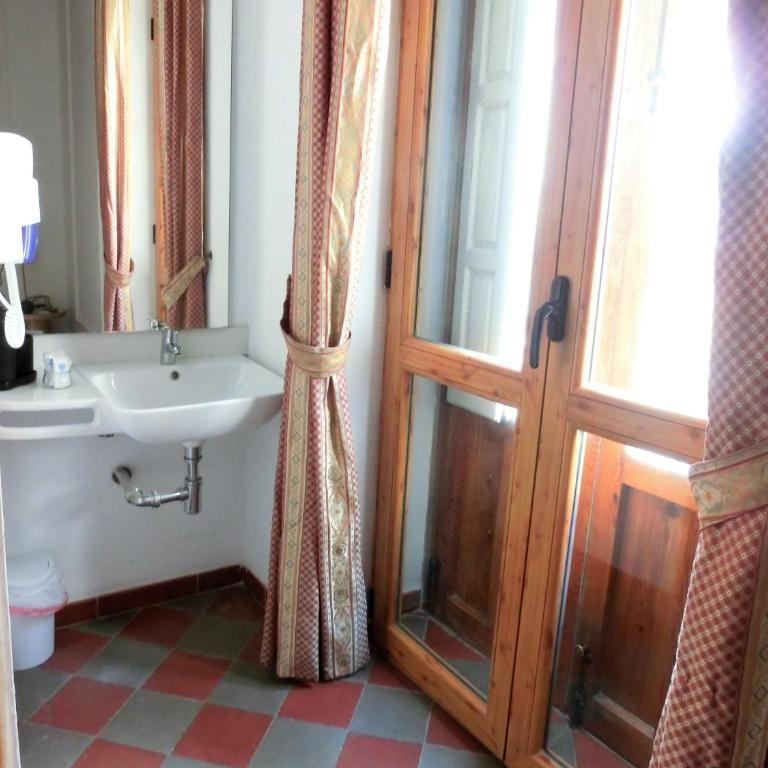 Les Monges Palace Boutique - Double Room Single Use - 5