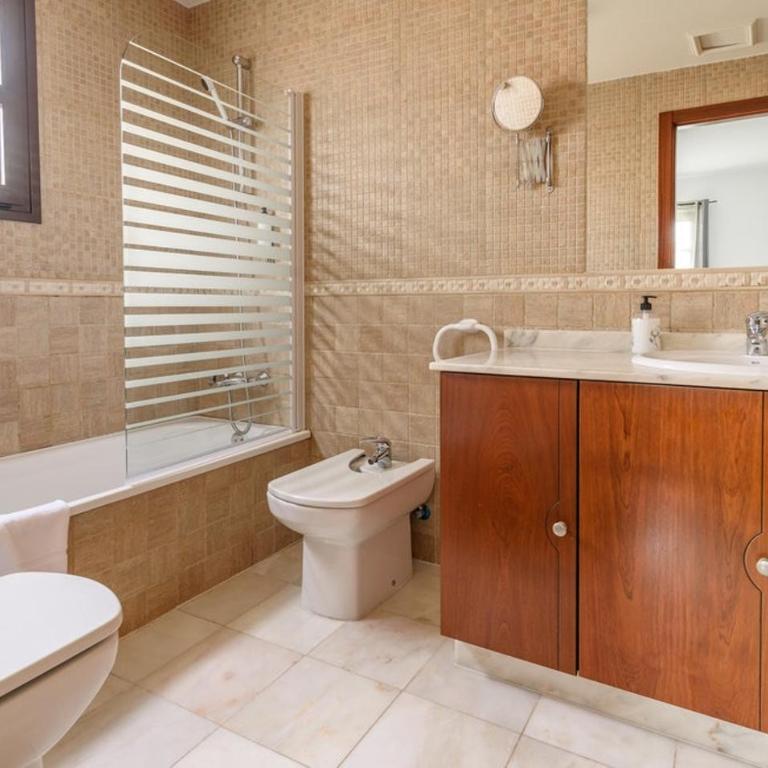 House - Sleeps 6 - Pool - Pet friendly - Habitación Doble con vistas al parque - 14