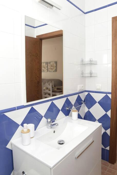 Apartamento Elena - Sólo Familias y Parejas - Apartamento de 2 dormitorios - 17