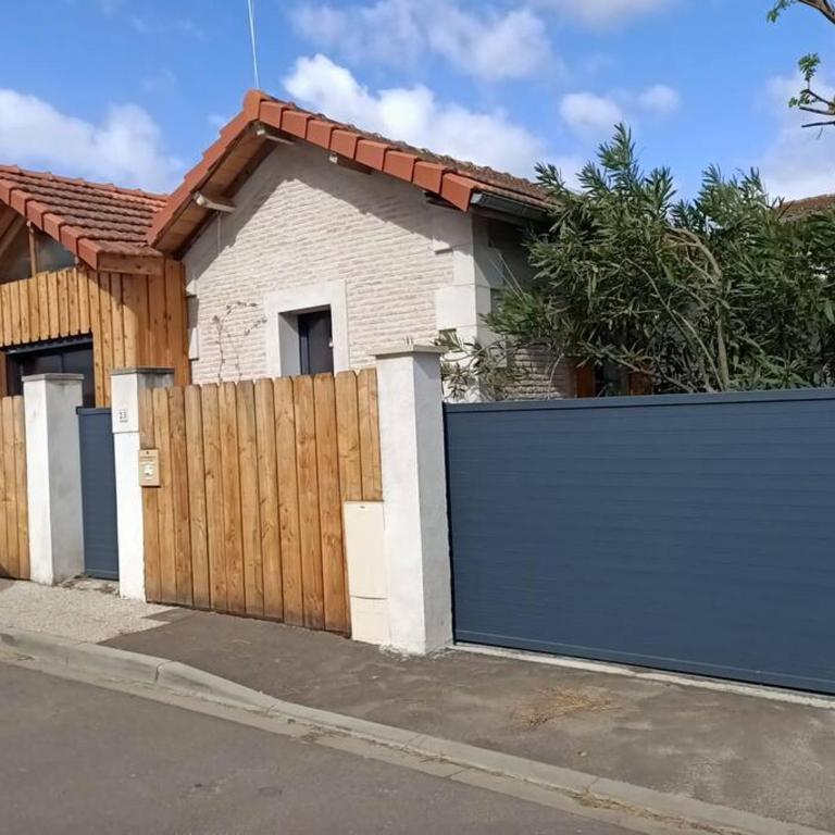 T3 refait à neuf, patio, wifi et plage - Villa 2 Chambres - 1