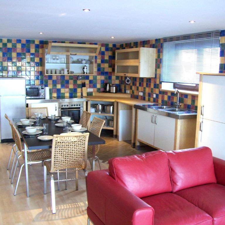 Villa Edelweiss - 3 to 6 Guests - private use of indoor pool, sauna and garden terrace - Apartment mit 2 Schlafzimmern - 5
