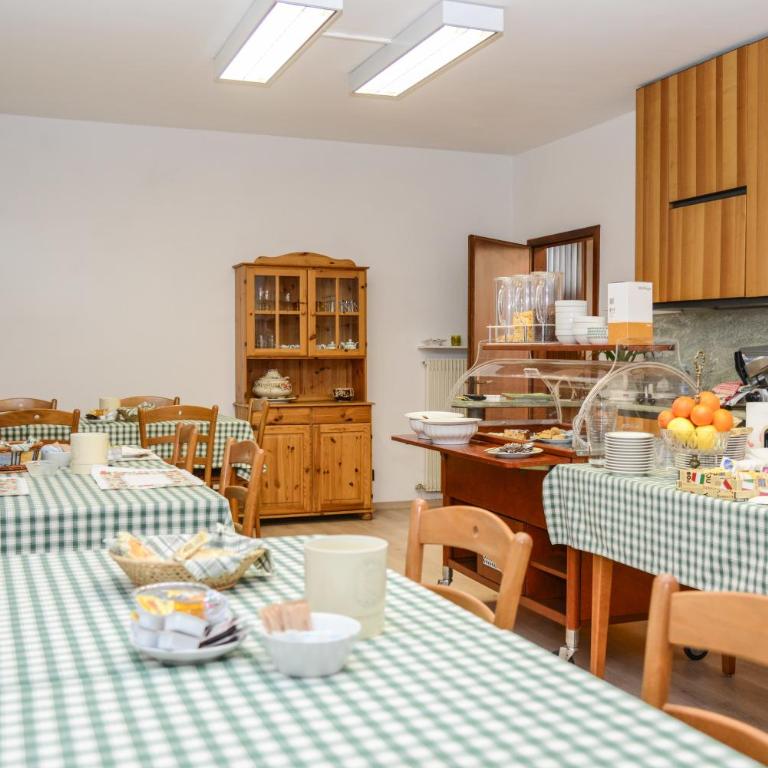 Residence Franca B&B - Camera Quadrupla - 13