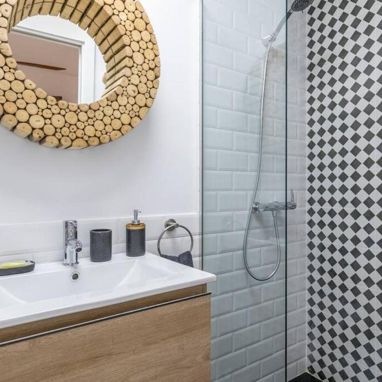 Bonito apartamento en típica corrala en el centro de Madrid - Apartment - 13