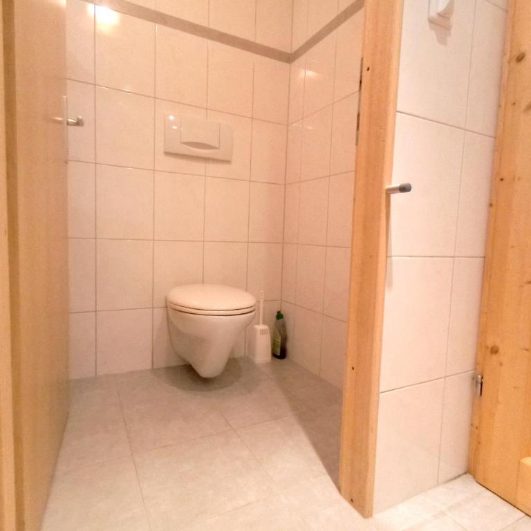 Villa Edelweiss - 3 to 6 Guests - private use of indoor pool, sauna and garden terrace - Apartment mit 2 Schlafzimmern - 13