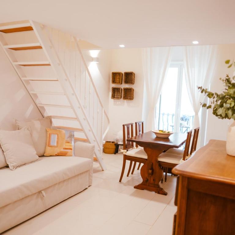 San Gaetano Luxury Home - Family Room with Balcony - 3