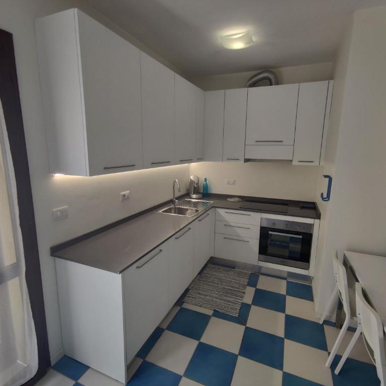 Appartamento L'Azalea - a due passi da Numana con grande terrazzo e piscina condominiale stagionale - Appartamento con 2 Camere da Letto - 9