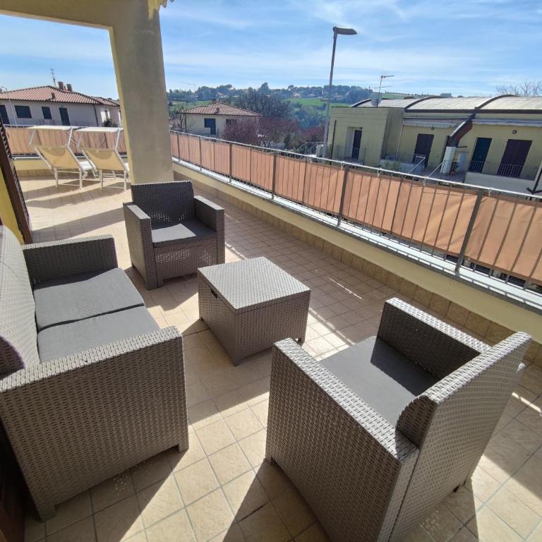 Appartamento L'Azalea - a due passi da Numana con grande terrazzo e piscina condominiale stagionale - Appartamento con 2 Camere da Letto - 5