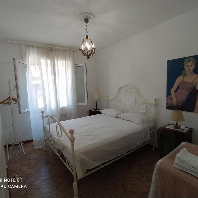 Casa Gialla - Camera Matrimoniale Standard con Bagno in Comune - 6