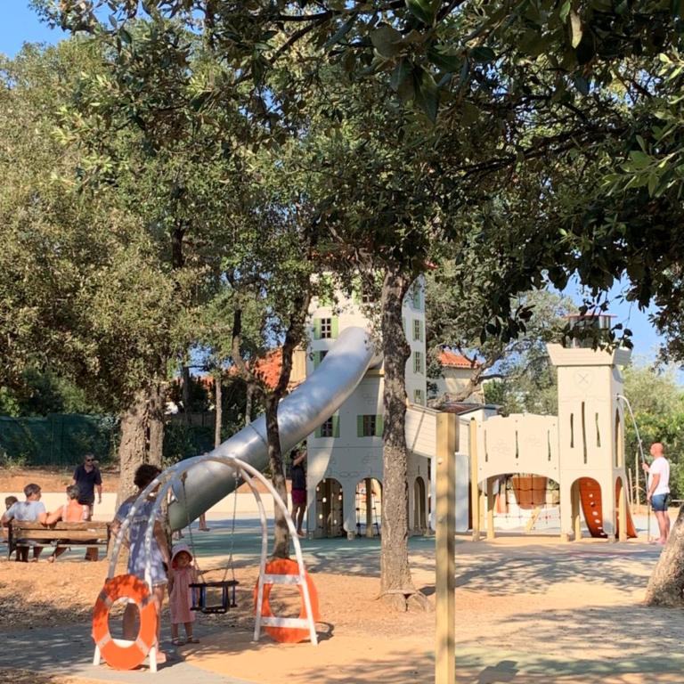 Studio 3 pers climatisé rénové, au calme, idéalement situé proche St Raphael-St Tropez, plage et commerces à pieds - Studio - 38