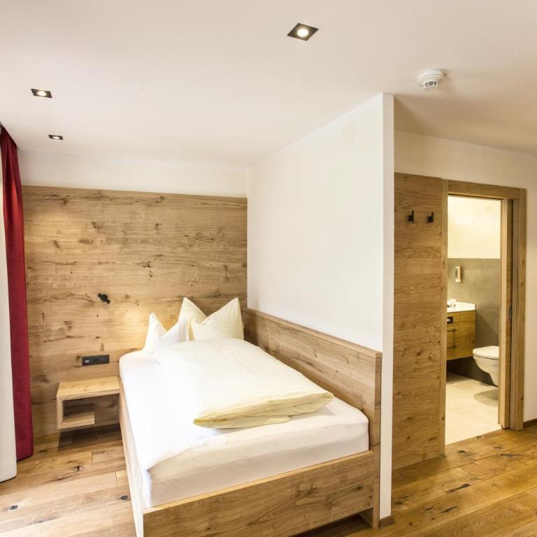 Ferienhotel Sonnenhof - Einzelzimmer mit Balkon - Nebengebäude - 1