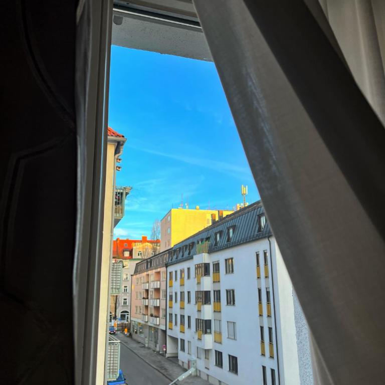 Hotel Prinz - Zimmer mit Queensize-Bett - 4