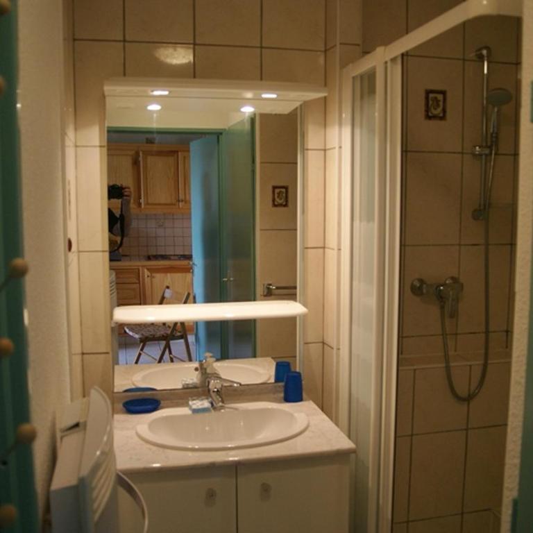 HAMEAU DU RIVAGE maison en Duplex en rez de jardin, residence avec piscine , proche plage, parking privatif - Haus mit 1 Schlafzimmer - 4